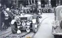 Sfilata con FIAT 509 del 1927 addobbata con vasi da notte e maschere antigas: Bologna: 6 maggio 1951