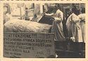 Festa delle matricole: Bologna 1946: carro della facoltà di chimica industriale con la bomba atomica