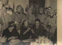 Matrimonio di Gigi Bonora: 30 ottobre 1960: gli sposi con alcuni invitati vestiti da soldati della campagna di Libia