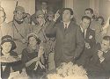 Matrimonio di Gigi Bonora: 30 ottobre 1960: gli sposi con gli invitati vestiti da soldati della campagna di Libia