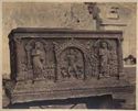 Salona o Spalato: sarcofago cristiano raffigurante al centro il Buon Pastore: proviene dalla necropoli di Manastirine: ora al museo archeologico di Spalato