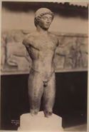 [Statua detta Strangford Apollo: 510-500 a. C.: proviene probabilmente dall'isola di Anaphe: British Museum: Londra]
