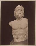 Busto di Asclepio in marmo pentelico trovata vicino al Pireo: museo archeologico nazionale: Atene
