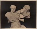 Lotta fra una donna Lapita e un Centauro: frammento proveniente dal timpano del lato occidentale del tempio di Zeus: museo archeologico: Olimpia