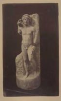Statuetta in marmo pentelico di un corridore: museo archeologico nazionale: Atene