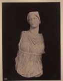 Busto marmoreo di Nike: museo archeologico nazionale: Atene
