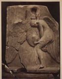 Rilievo marmoreo con Leda e il cigno di epoca romana: museo archeologico nazionale: Atene