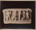 Sarcofago numero 1189: facciata maggiore con Ulisse e Diomede che rubano la statua del Palladio a Troia: museo archeologico nazionale: Atene