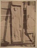 Stele sepolcrale mutila raffigurante Alexandra sacerdotessa di Iside: museo archeologico nazionale: Atene
