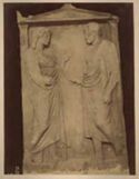 Stele funeraria con Mnisistrate che dice addio a suo marito o suo padre, arte ellenica trovata a Salamina: museo archeologico nazionale: Atene