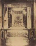 Ravenna: sepolcro di Dante: tomba e bassorilievo