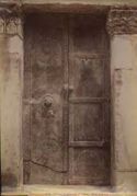 Mausoleo di Boemondo in Canosa: porta di bronzo