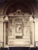 Altare marmoreo per Rodrigo Borgia di Andrea Bregno: chiesa di S. Maria del Popolo, sagrestia: Roma