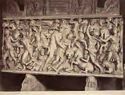 Roma: museo Vaticano: sarcofago rappresentante una battaglia contro le amazzoni (scultura antica)
