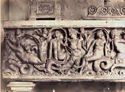 Sarcofago raffigurante Nereidi trasportate da Tritoni: museo Pio Clementino, cortile Ottagono: Roma