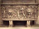Roma: museo Vaticano: sarcofago rappresentante una danza baccanale (scultura antica)