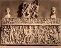 Roma: museo Lateranense: sarcofago rappresentante Adone e Venere: Adone assalito dal cignale (scultura antica)
