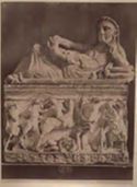 Volterra: museo nazionale: urna cineraria romano-etrusca, rappresentante la morte di Troilo