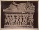 Volterra: museo nazionale: urna cineraria romano-etrusca, rappresentante Paride riconosciuto da Priamo