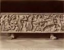 Firenze: r. galleria Uffizi: sarcofago rappresentante il rapimento di Proserpina: (scultura antica)