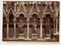 Pisa: chiesa di s. Maria della Spina: tre apostoli: dettaglio della parte superiore del fianco a mezzogiorno: (Giov[anni] Pisano e scuolari)