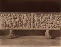 Firenze: r. galleria Uffizi: sarcofago rappresentante la seduzione di Ippolito: (scultura antica)