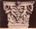 Pietrasanta: chiesa di s. Martino: capitello in marmo di Niccolao Civitali