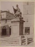 Perugia: monumento del papa Giulio 3.: V[incenzo] Danti (1555)