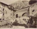Gubbio: ponte sul canale con veduta del monte Foce