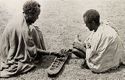 Due Sidama giocano alla saddeca: Uondo, 1937
