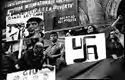 Manifestazione studenti e operai in piazza Maggiore, particolare: Bologna: 28 aprile 1968