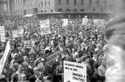 Manifestazione contro la guerra in Vietnam in piazza Maggiore: Bologna: 21 maggio 1967