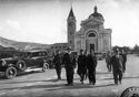 [Alessandro Ghigi ed altri davanti alla chiesa di S. Antonio da Padova in occasione dell'inaugurazione: Predappio: 27 ottobre 1934]