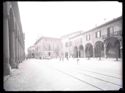 Veduta della via Zamboni: la piazza, il Palazzo Salaroli Paleotti e il Palazzo Universitario