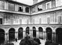 Cortile interno dell'ex monastero di S. Giovanni dei Celestini: regia scuola di ingegneria: Bologna