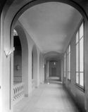 Corridoio di accesso alla biblioteca speciale della facoltà di lettere: palazzo universitario, primo piano: via Zamboni 27-29, Bologna